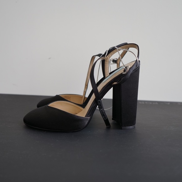 Satin shoes by Betsey Johnson - Picture 6 of 8